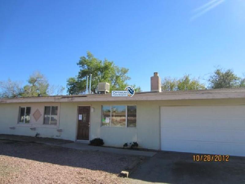Hesperia home with covered patio, large yard 1